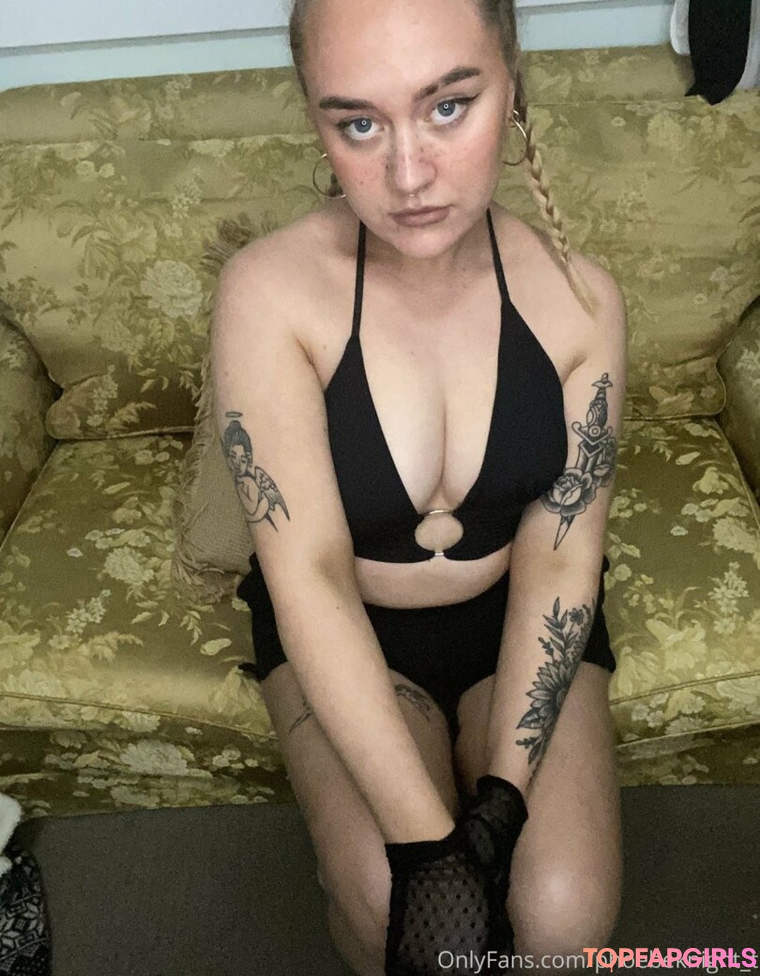 phoebeknight t Miniature