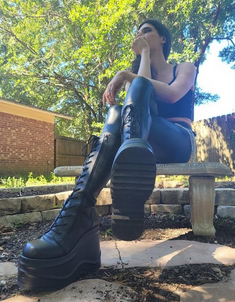 maemerciless modelo desnuda imágenes