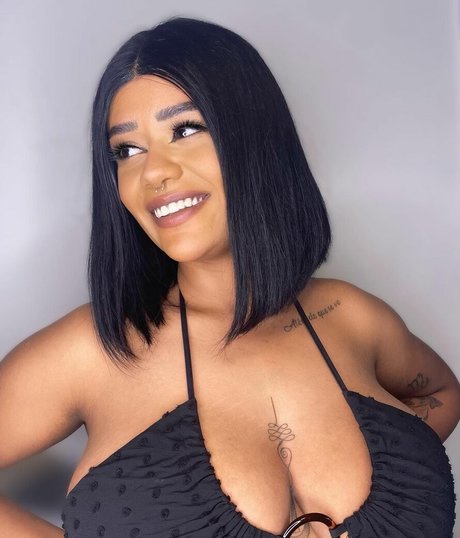 JustNati estrella sexy imágenes