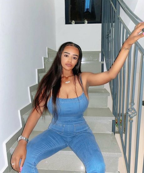 JustNati modèle exclusif archive