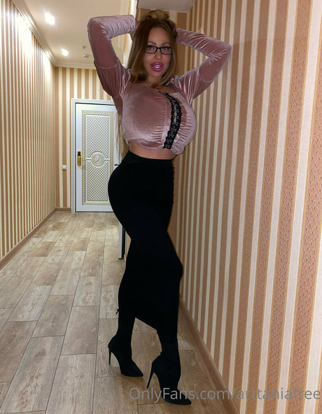 arttaniafree actriz exclusiva imagen