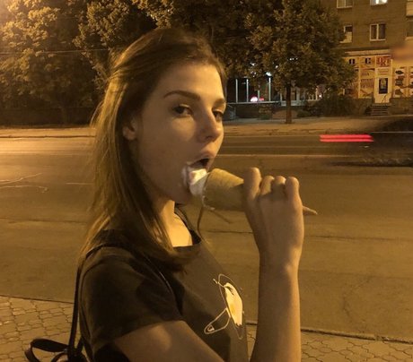 Ani Butler actrice érotique photo