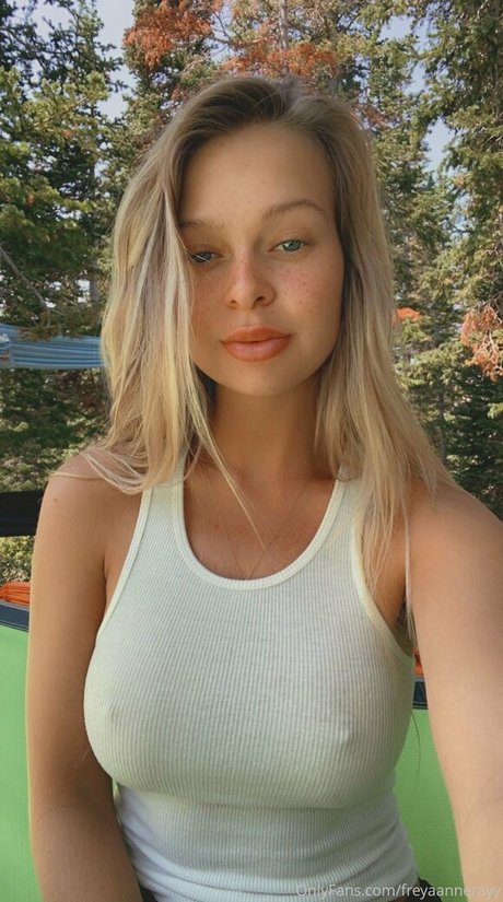 freyaannerayy erotic pornstar images