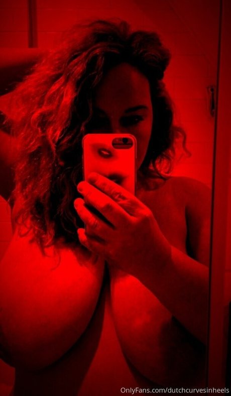 dutchcurvesinheels actrice sexy image