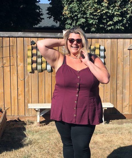 plussize andfine actrice artistique galeries