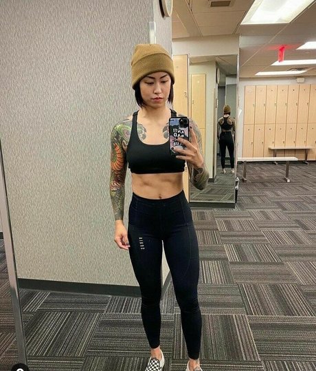 Baconandbiceps nudes model image