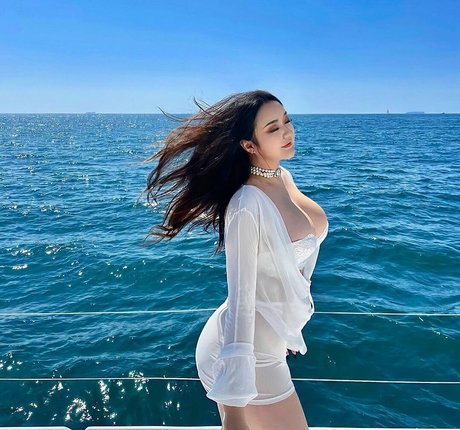 Rebecca Liu pornstar photo