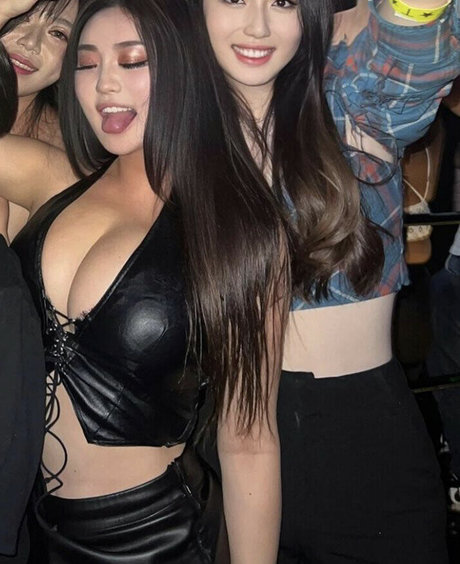 Rebecca Liu free pornstar images
