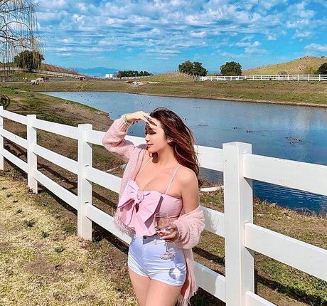 Rebecca Liu star du porno xxx photo