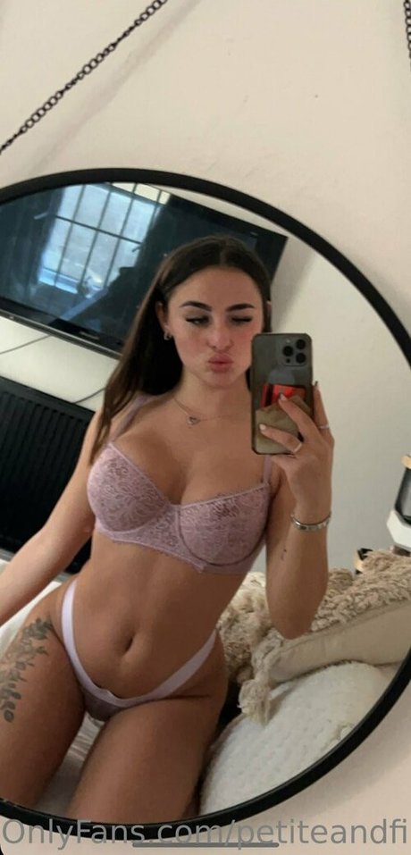 Lillie Boswell jolie star du porno photos