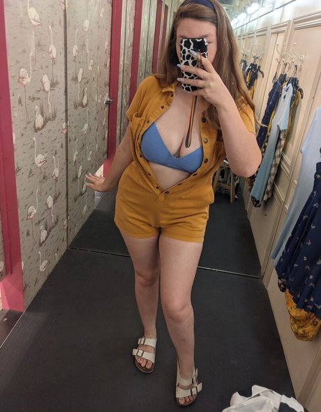 Eightbitbailey actriz atractiva fotos