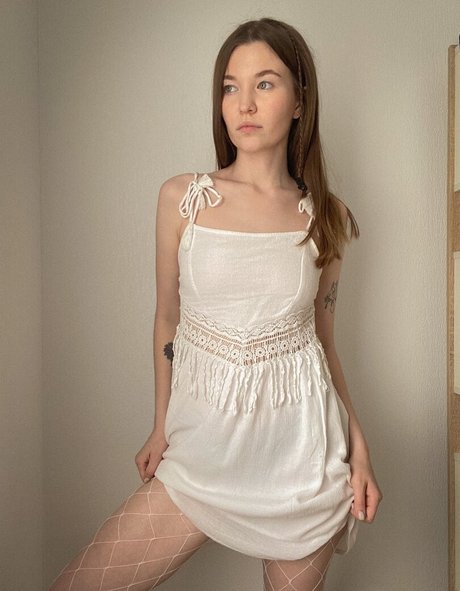 lily mint adult actress photo