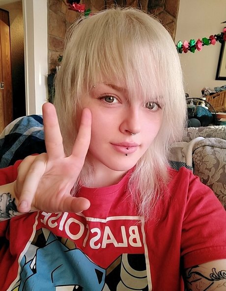 poofychanfree modelo sexy archivo