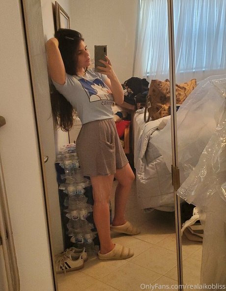 realaikobliss actriz desnuda fotos