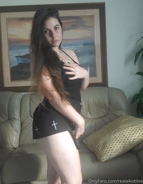 realaikobliss buena estrella porno foto