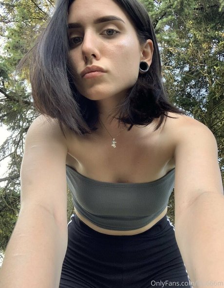 lilu666m modelo desnuda galería