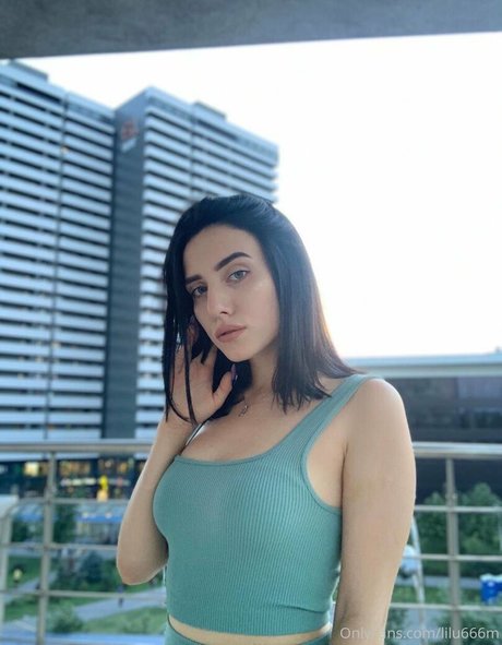 lilu666m modèle de haute qualité image