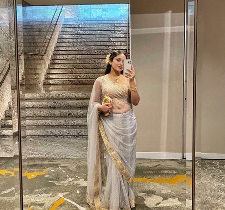 Nimesha Jayarathne estrella porno superior fotos