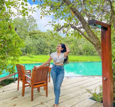 Nimesha Jayarathne desnudos estrella porno foto