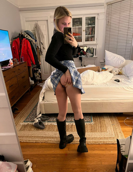 tallgirl onlyfans sexy nude pics