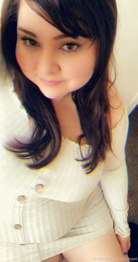 chubby wife onlyfans erotic image