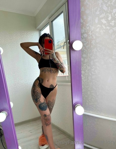 mal lory modelo agradable fotos