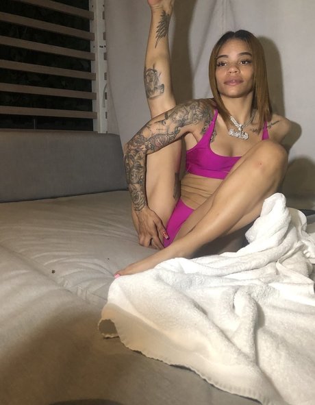 Charliebhustle_ modèle archive