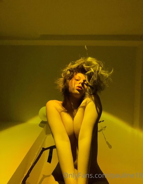 Paupauline modèle gratuit photos