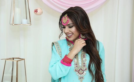 Sukh Bains modelo agradable galería