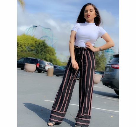 Sukh Bains étoile adulte galerie