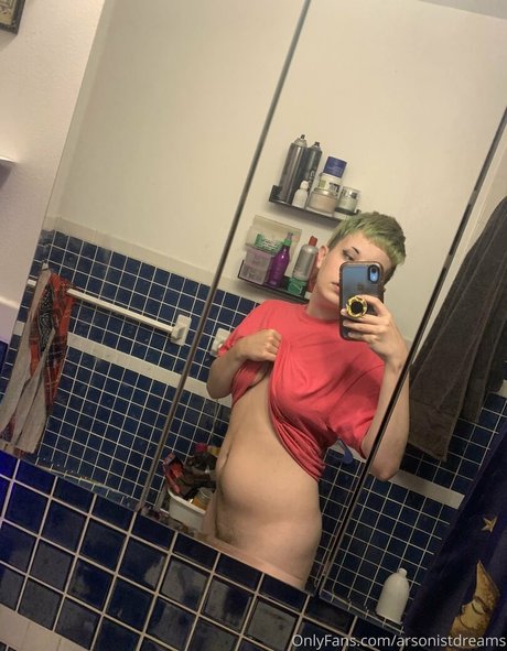 arsonistdreams actrice nue photo