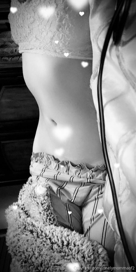 lonelymommaof2 model art photo
