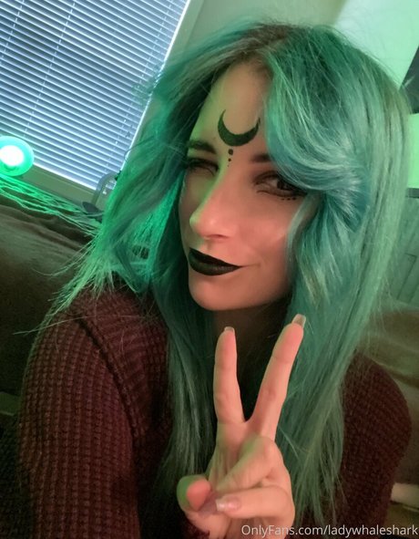 Ladywhaleshark joli modèle galeries