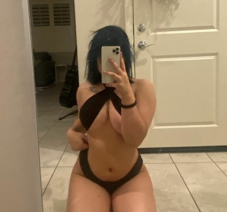 Lilyellowdevil nude star picture