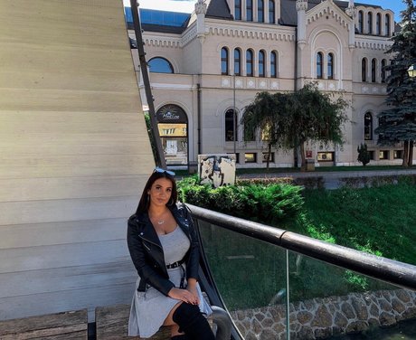 Emina Jahi star du porno parfaite archive