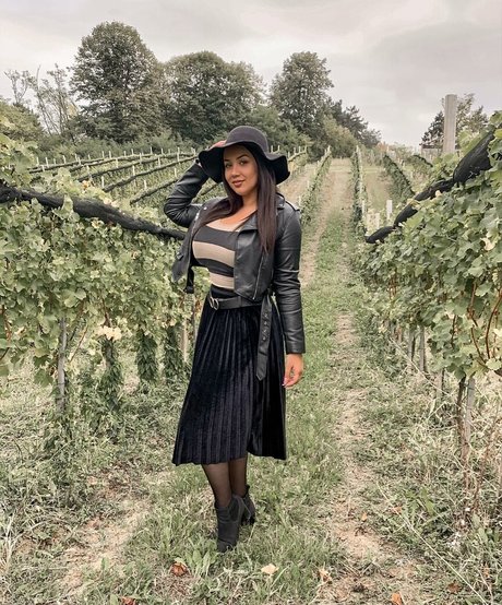 Emina Jahi sexe de star du porno img