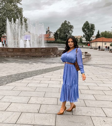 Emina Jahi libre de estrellas imágenes