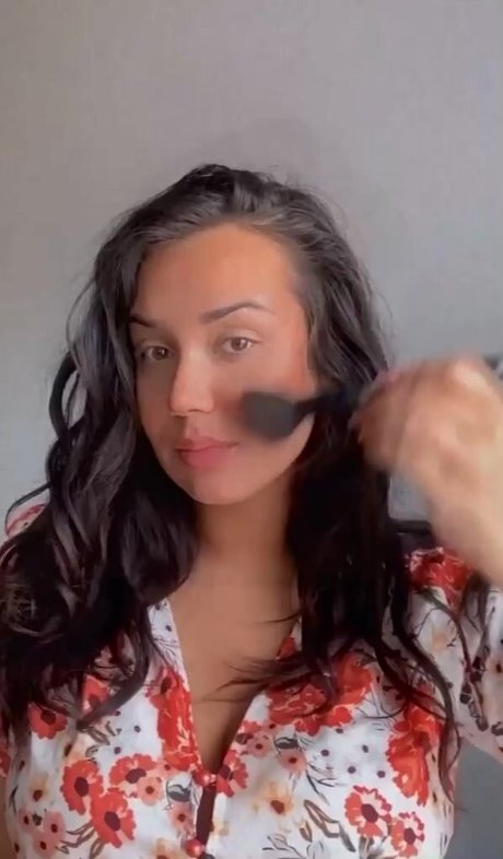 Emina Jahi modelo hd fotos