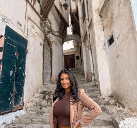 Emina Jahi estrella porno exclusiva imágenes