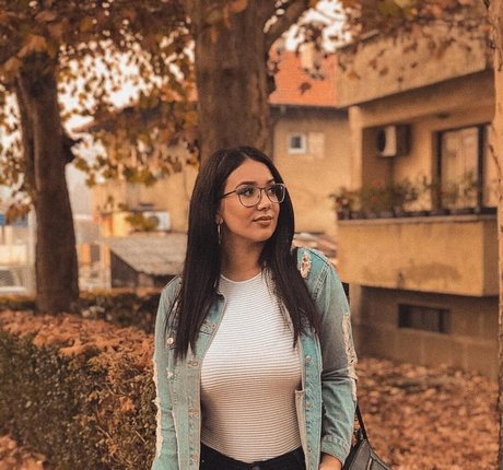 Emina Jahi étoile chaude collection