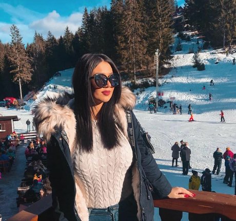 Emina Jahi star du porno sexy image