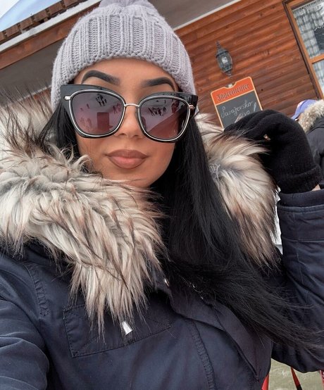 Emina Jahi hermosa estrella imágenes