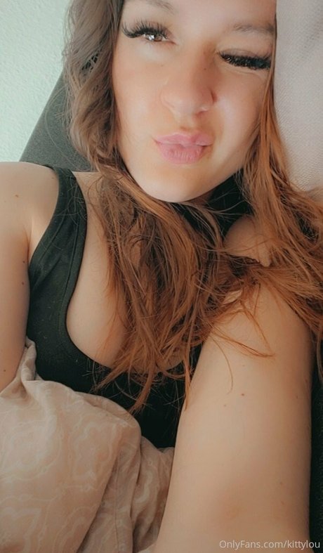 kittylou modelo de alta calidad foto