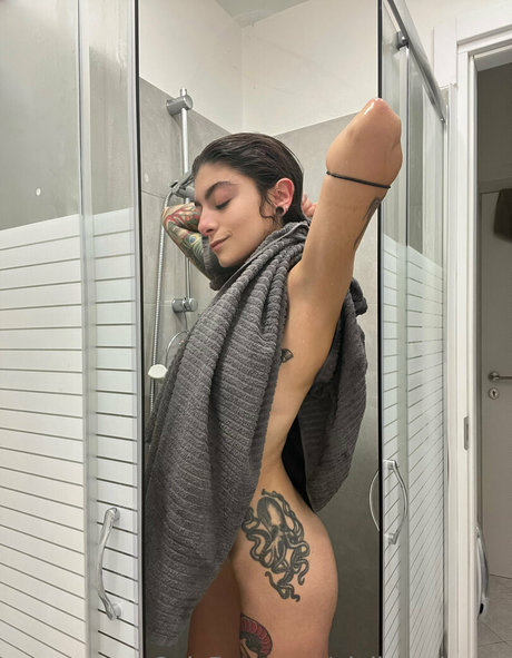 giuliaonthetop adult star picture