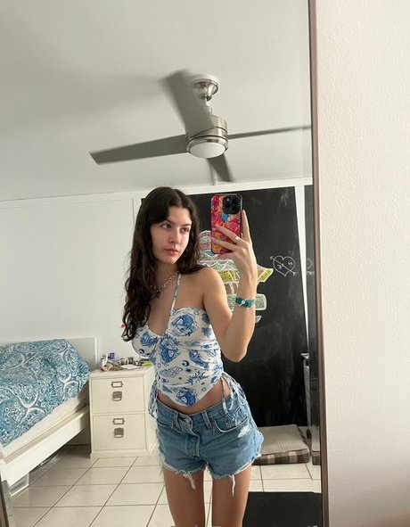 Frenchava modèle sexy images