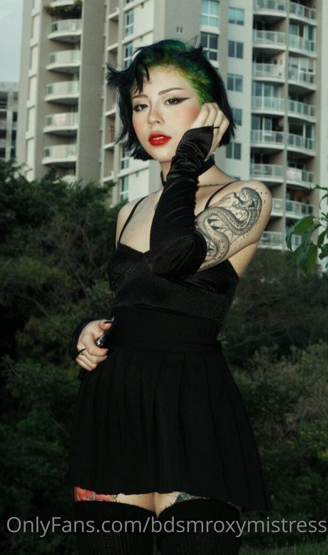 bdsmroxymistress estrella de alta definición foto