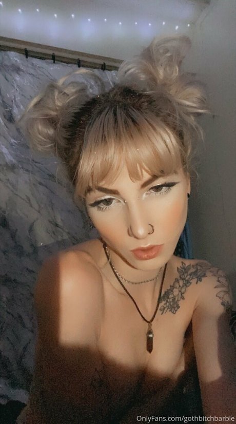 gothbitchbarbie nudes model galleries