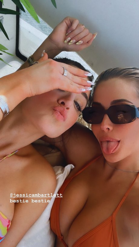 Kiki Passo model top photo