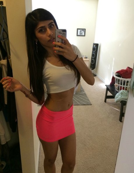 Mia Khalifa model photos