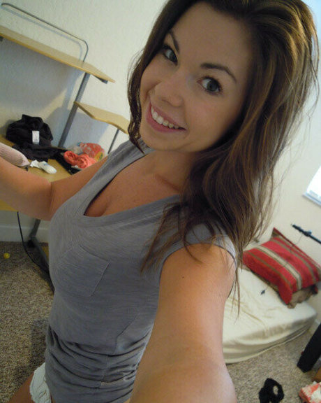 Kateelife model top photos